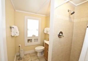 Homey Studio Suite w/ WiFi & Free Parking - Near Beach & Attractions