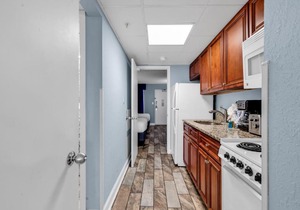 Hosteeva Boardwalk Beachfront Condo