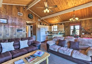 Hot Tub and Mountain Views at Gatlinburg Cabin!