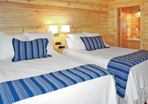 Hotel Style Suite with Two Queen Beds - Minutes from Downtown!