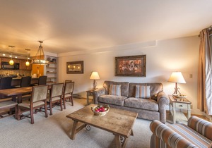 Huge 3BR/3BA Condo (2 Living Rooms facing the slopes) in the Keystone Ski Area