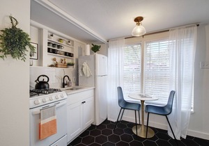 Hyde Park Guesthouse w/Parking & Private Entry