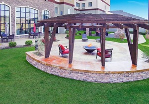 Indoor Pool & Hot Tub. Free Breakfast. King Studio.