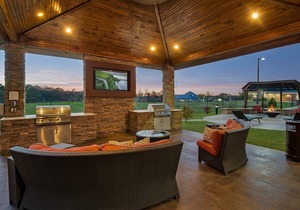 Indoor Pool & Hot Tub. Free Breakfast. King Studio.