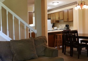 Inviting 2BR Townhouse in Lakeview Golf Resort