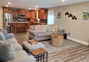 Jessica's Beaver Lake Bungalow-Short Walk to Boat Ramp and Shoreline!