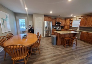 Jessica's Beaver Lake Bungalow-Short Walk to Boat Ramp and Shoreline!