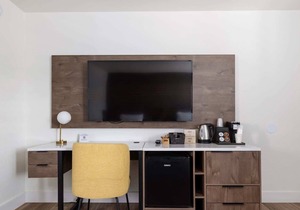 Kasa The Catrina | Charming Space in San Mateo