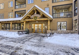 Keystone - River Run Village. Newly updated 2 Bed 2 Bath. 100 yds to Gondola