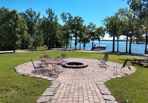 King Bed, Private Balcony, Lake View - Must See! - Indian Point (U1502A)