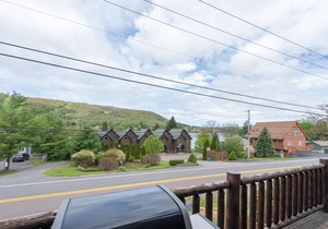 Lake Access Townhouse #19 w/Hot Tub, & Shuffleboard!
