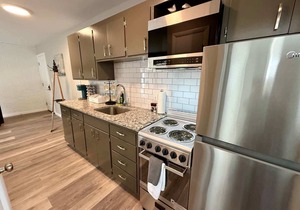 Lakeside Serenity: 1BD Villa with Private Deck