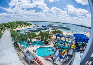 LakeTravis Bungalow 3: Free waterpark, low cleaning fee
