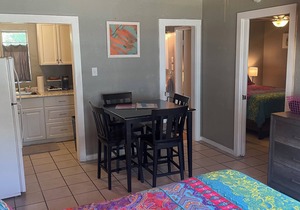 LakeTravis Bungalow 5: Free waterpark & Low clean fee