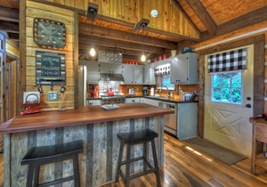 Large Deck, Layered Mountain Views, Gorgeous Cabin
