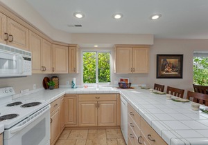 Las Palmas 605 | Newly Renovated home with BBQ Grill, and a Beautiful Resort Pool and Spa!