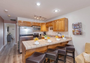 Las Palmas Resort 124 | Mesa Views, Accepts Nightly & Monthlies, Grill, and fully stocked kitchen
