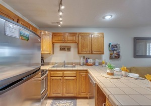 Las Palmas Resort 124 | Mesa Views, Accepts Nightly & Monthlies, Grill, and fully stocked kitchen