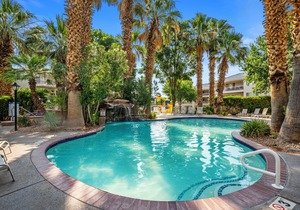 Las Palmas Resort 124 | Mesa Views, Accepts Nightly & Monthlies, Grill, and fully stocked kitchen