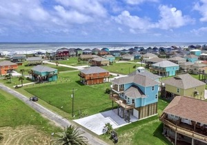 #Latitude Adjustment - 4 Bedrooms - 3 Bath - Sleeps 13