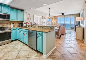 Leeward Key 805 King Bed and two twin Beds, Beach Service and spactacular views