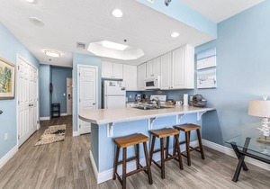 Lighthouse 317 - Beachfront with views!