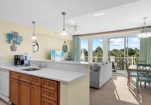 Lovely Bay Views at Baytowne Wharf! Tropical Pool & Hot Tub, Beach Tram, Gym.