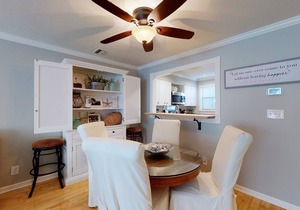 Lovely Condo in Gated Harbour Oaks walking distance to the Village