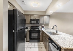 Lovely Walk-in Family Condo plus Lock-off Access Suite - Indian Point (U1206AB)