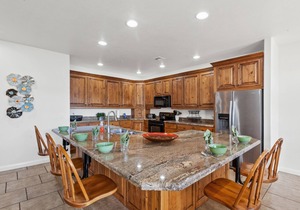 LP 1806 | 3 BD with an Indoor Fireplace, Old School Arcade Machine, and Resort Access
