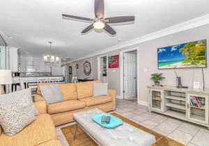 LUX, PRIVATE OCNFRNT! 5 STAR! LARGE BALCONY!