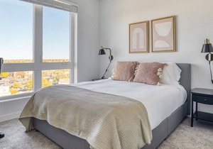 Luxe Five Points 2BR w/ Roof Deck & Gym, walk to RiNo bars, by Blueground
