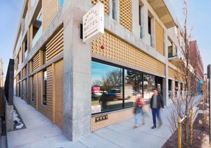 Luxurious 2/1 in Denver w/Rooftop Deck!