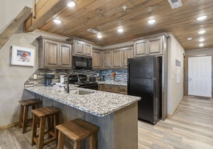 Luxurious 3BR + Loft with Fantastic View of the Lake! - Indian Point (U1115)