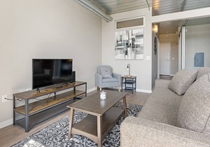 Luxurious Stylish Condo in Heart of Ann Arbor 514