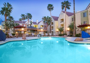 Luxurious Villa with Home Theater and Gaming System | Close to the Strip + Amazing Amenities