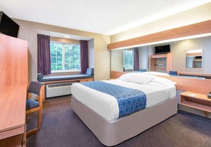 Microtel Inn & Suites by Wyndham Hazelton Bruceton Mills