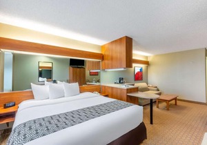 Microtel Inn & Suites Raton