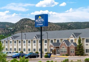Microtel Inn & Suites Raton