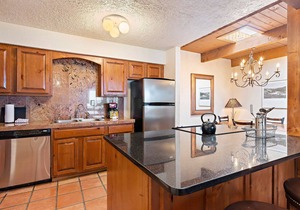 Mix Old And New - Rustic But Updated Fort Marcy Condo