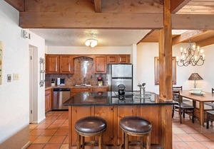 Mix Old And New - Rustic But Updated Fort Marcy Condo