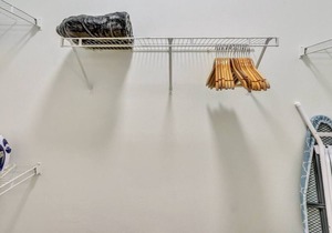 Modern 1BR CozySuites w/pool, gym, parking #03