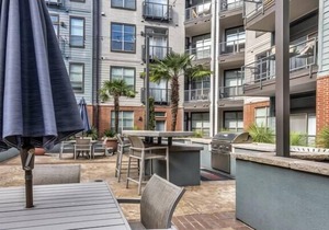 Modern 1BR CozySuites w/pool, gym, parking #04