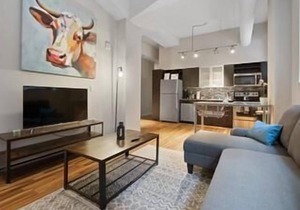 Modern 2 Bedroom Condo Heart of Downtown close to Stadiums - 707