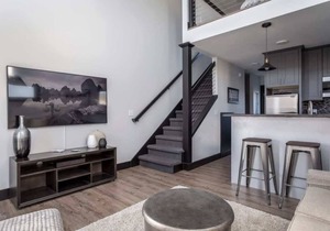 Modern and Stylish Condo Close to Downtown!