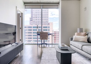 Modern Upper Downtown 1BR w/ Gym & Pool near 16th St Mall, by Blueground