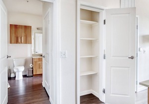 Modern Uptown 1BR w/ W/D, Gym & Pool, walk to RiNo bars, by Blueground