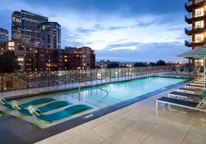 Modern Uptown 1BR w/ W/D, Gym & Pool, walk to RiNo bars, by Blueground