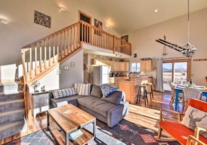 Near Hikes and Arkansas River Mtn-View Getaway!