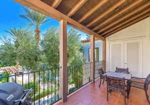 Near Pool! Luxurious Villa Overlooking Pool, Pet Friendly - Upstairs (C65)